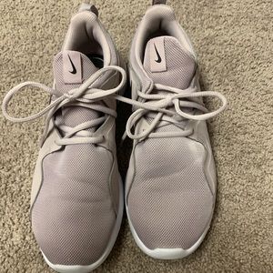Nike Tessen Women’s size 11